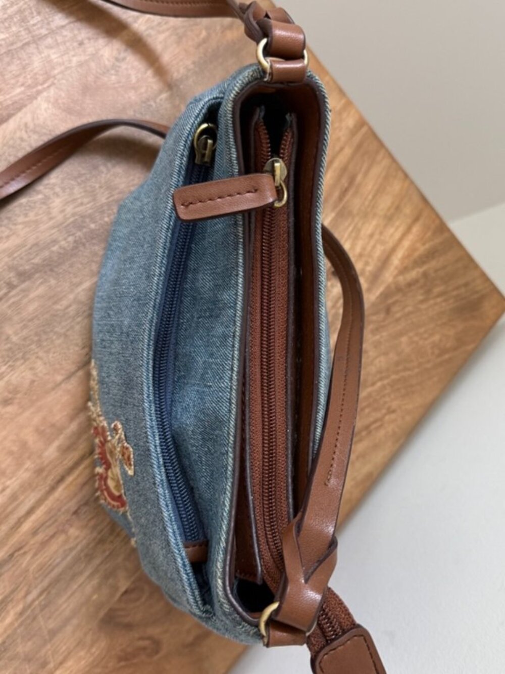 FOSSIL Denim Shoulder Bag Embroidered Tapestry Floral Crossbody Hobo Y2K - Picture 2 of 7